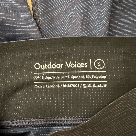 Outdoor Voices Two Tone Cropped Leggings - Picture 8 of 8